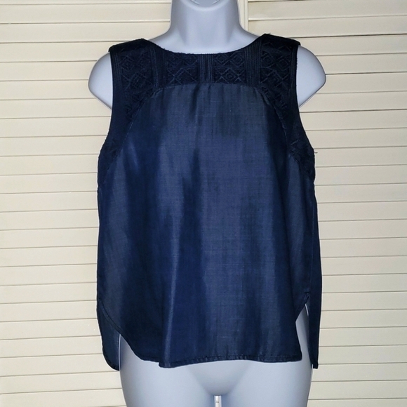 Laju Sleeveless Chambray Embroidered Top - Picture 2 of 8